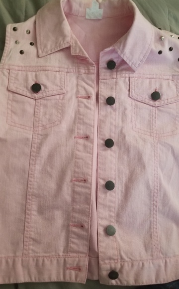 Light sleeveless jacket - Picture 1 of 3